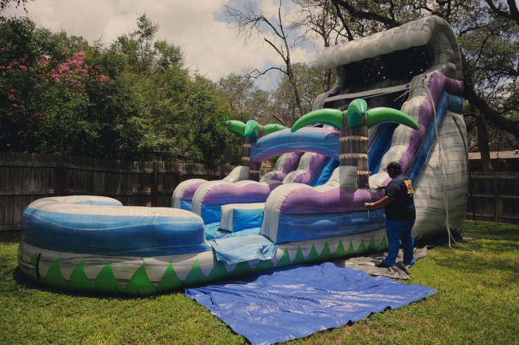 18 Tsunami Boulder Crush Waterslide